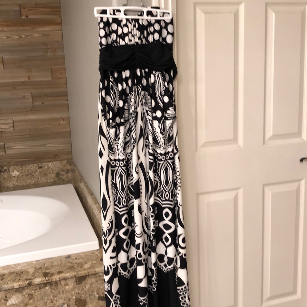 Beautiful Strapless maxi with pockets